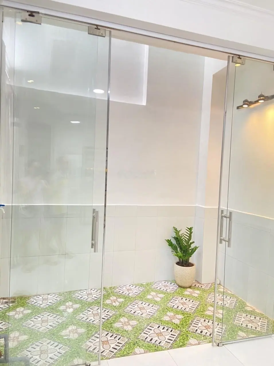 Bán nhà Vườn Lài, Quận Tân Phú 30m2 nhà mới 2PN 2WC, HXH, chỉ 3,xx tỷ gọi 0983 561 ***