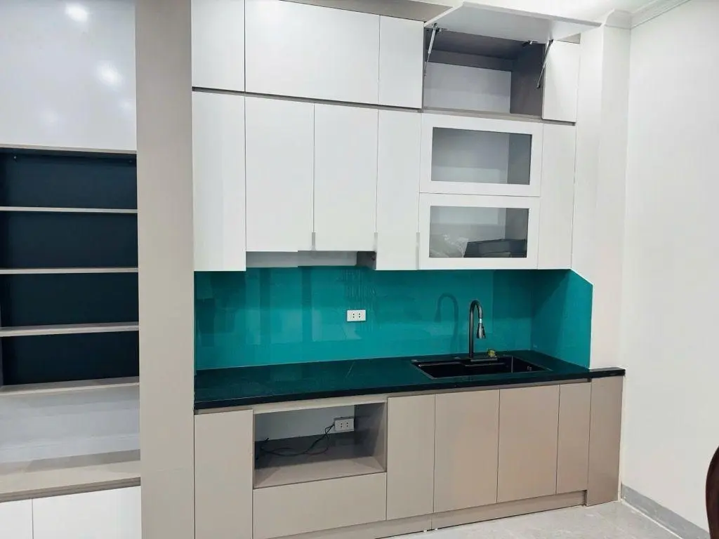 Bán nhà Lương Thế Vinh Nguyễn Trãi - nhà đẹp - khu vực nhiều tiện ích, 40 m2, nhỉnh 5 tỷ