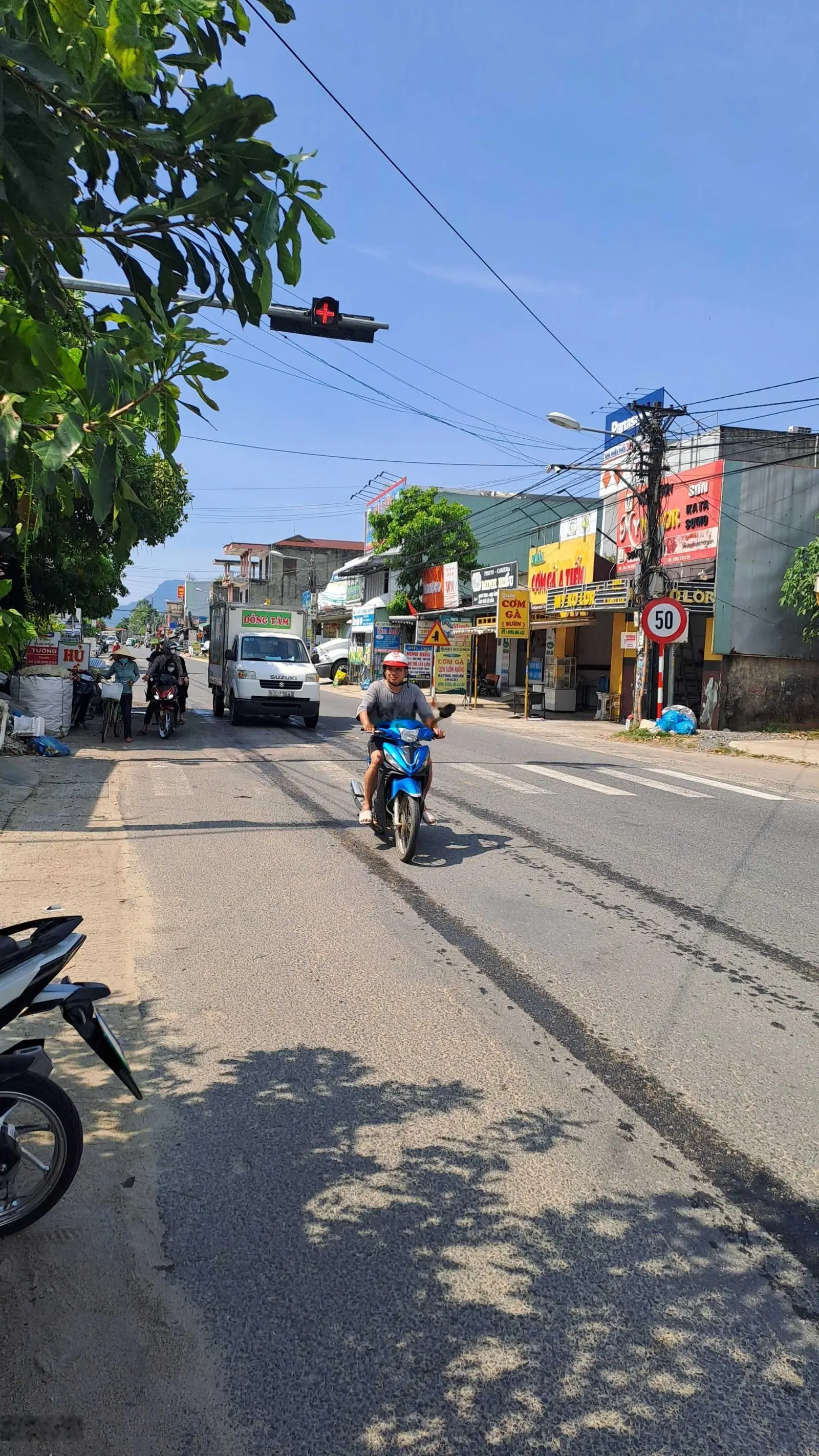 Cần bán đất. Gần tòa án. Đường Đỗ Đăng Tuyển. Gần chợ Quảng Quế. Giá cực tốt