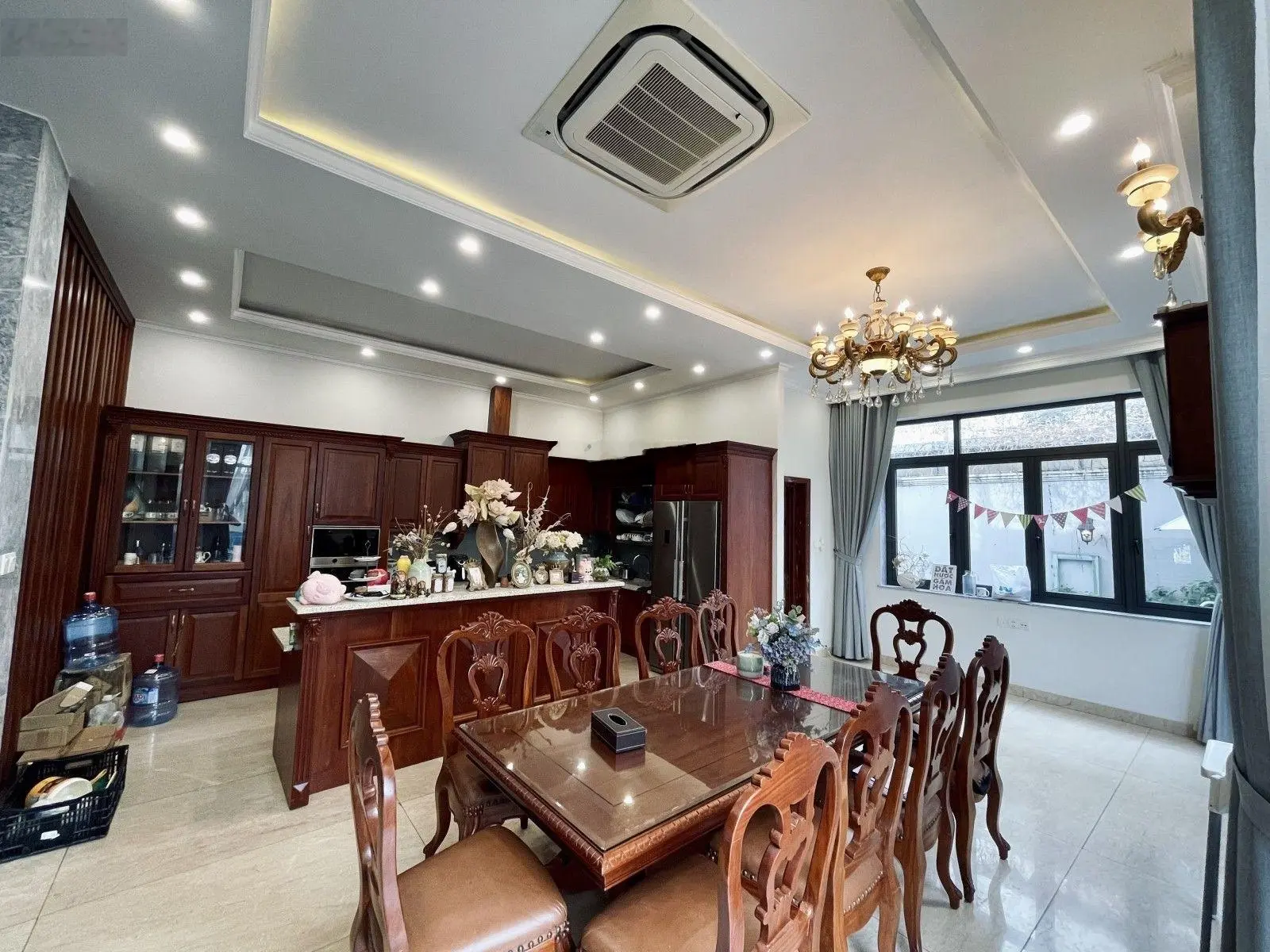 Bán biệt thự vip Đặng Thùy Trâm, chỉ 32 tỷ, 200m2, Bình Thạnh, HCM. Giá rẻ