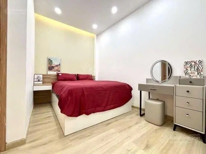 Hot! Hàng ngộp cần bán nhà Đ Ký Hoà, P. 11, Q. 5. 89,6m2, 1 trệt 2 lầu, HĐ dài hạn 28 triệu/th