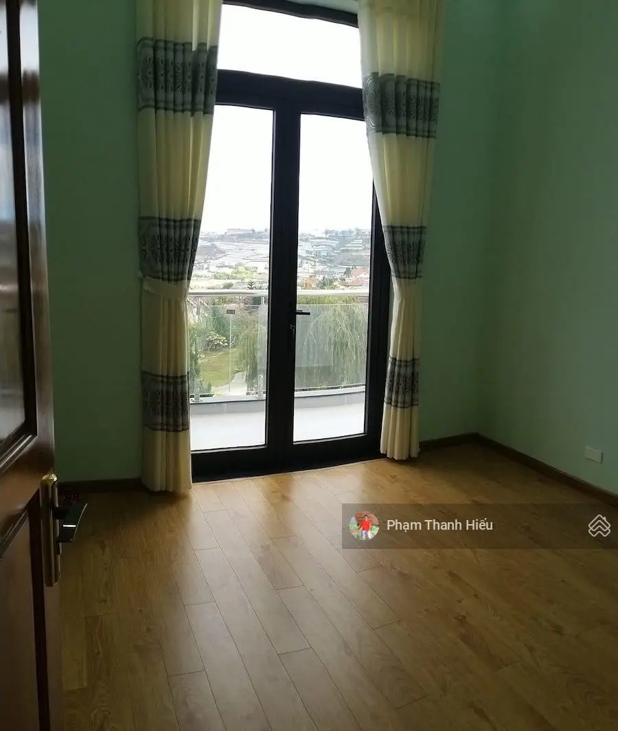 Villa 2 tầng hẻm ô tô lớn Nam Hồ, P11, Đà Lạt, mặt tiền rộng 17.27m có view thoáng