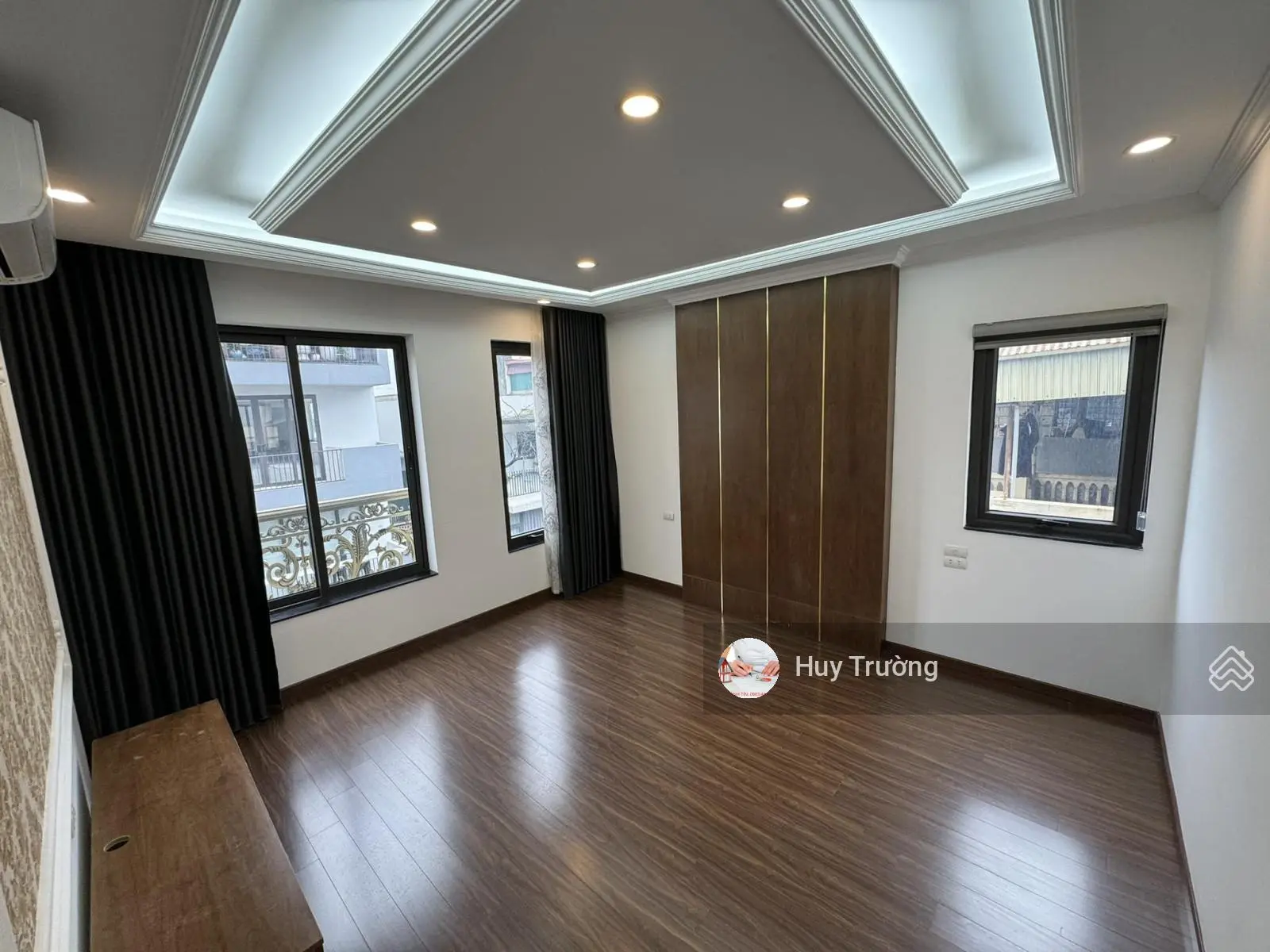 Bán nhà phố Lê Hồng Phong, 120m2, nhà phân lô ô tô dừng đỗ, 6 tầng, thang máy, gần hồ, ở sướng