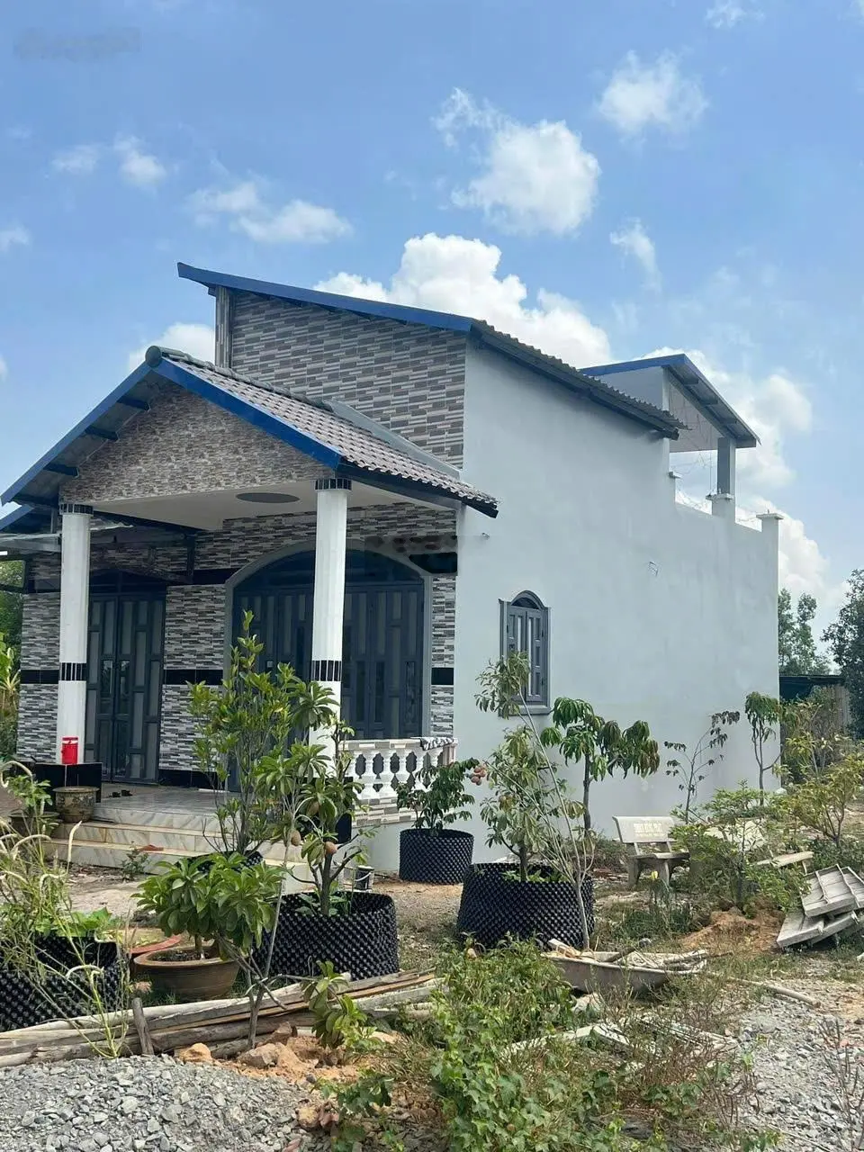 Nhà vườn 1000m2 đã hoàn thiện có sẵn nhà mái thái và khuôn viên vườn cực đẹp ạ: 0865 992 ***