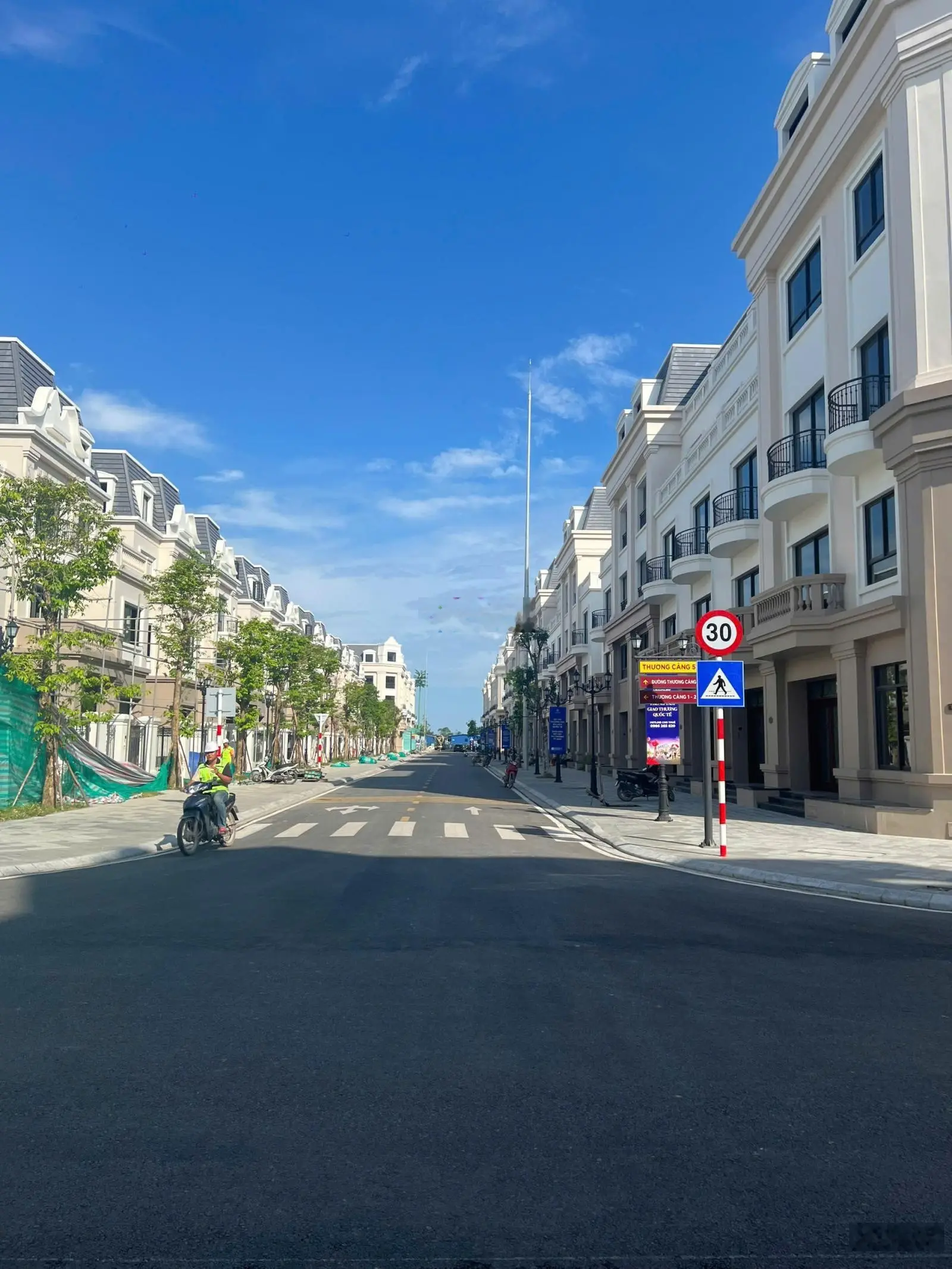 Bán căn Shophouse mặt đại công viên dự án Vinhomes Golden Avenue đã hoàn thiện full nội thất