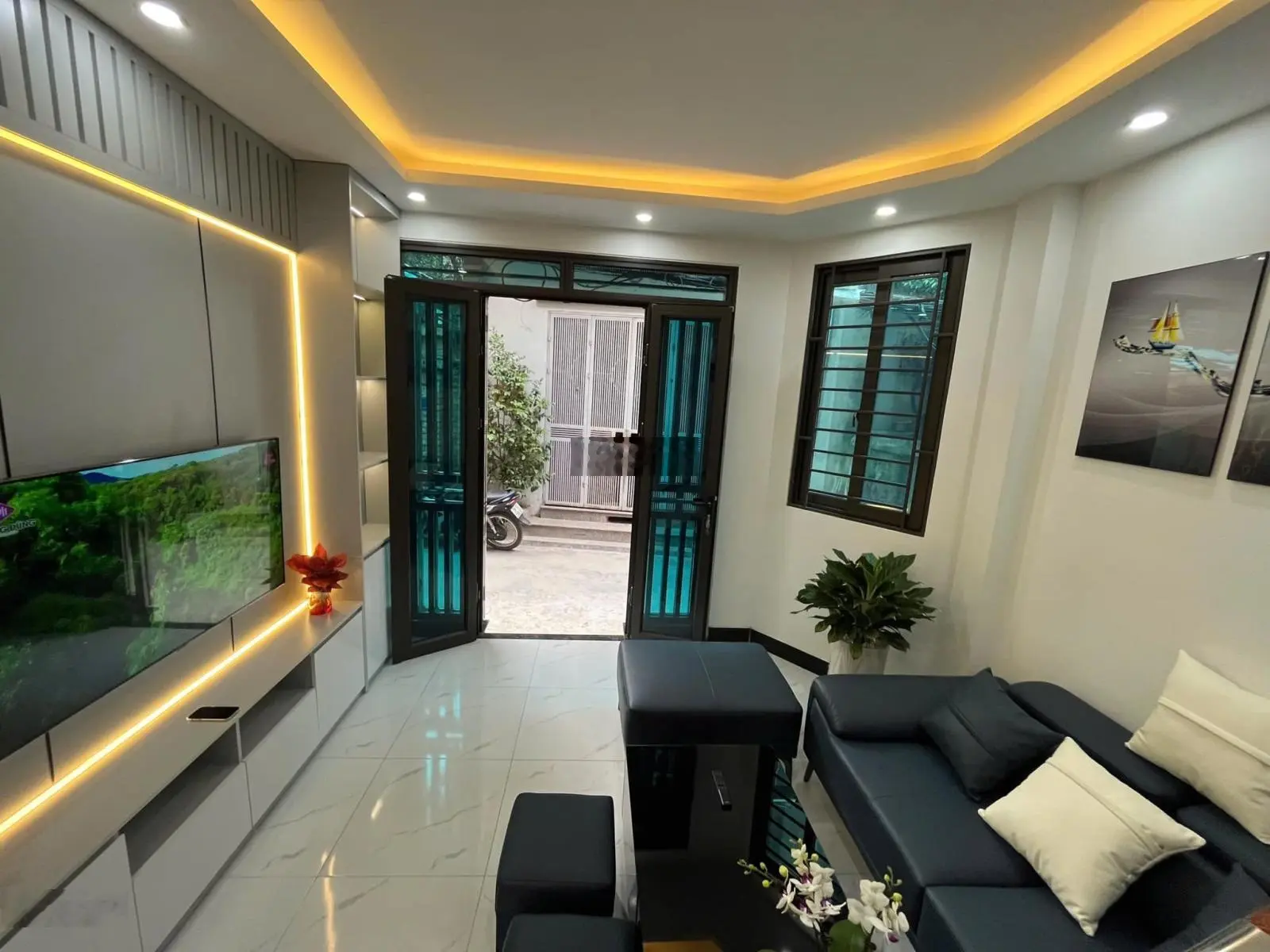 Nhà đẹp La Phù 4,5T*32m2, ôtô đỗ cạnh, gần chợ, Trường, 5p ra KĐT Gleximco, Aeon Hà Đông