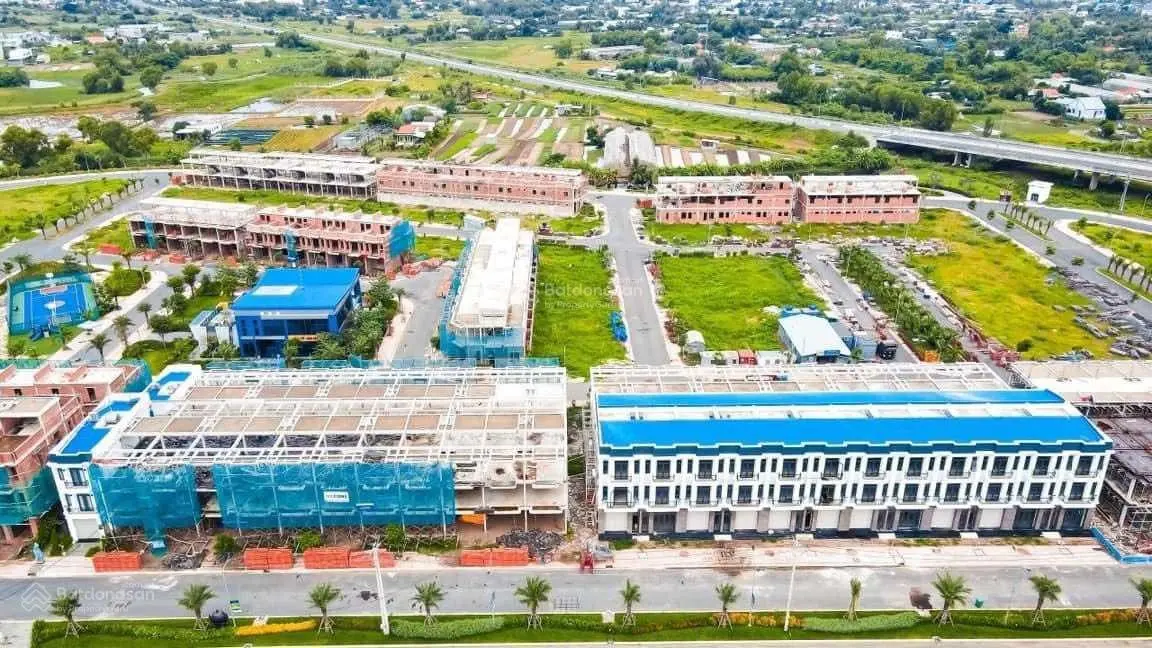 Bán gấp lô đất The Sol City liền kề chợ Hưng Long Bình Chánh, đường 22m, giá 2 tỷ 1