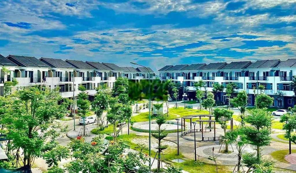 Nhà 3 tầng khu C - Royal Park hướng Đông view công viên chỉ 3,1x tỷ