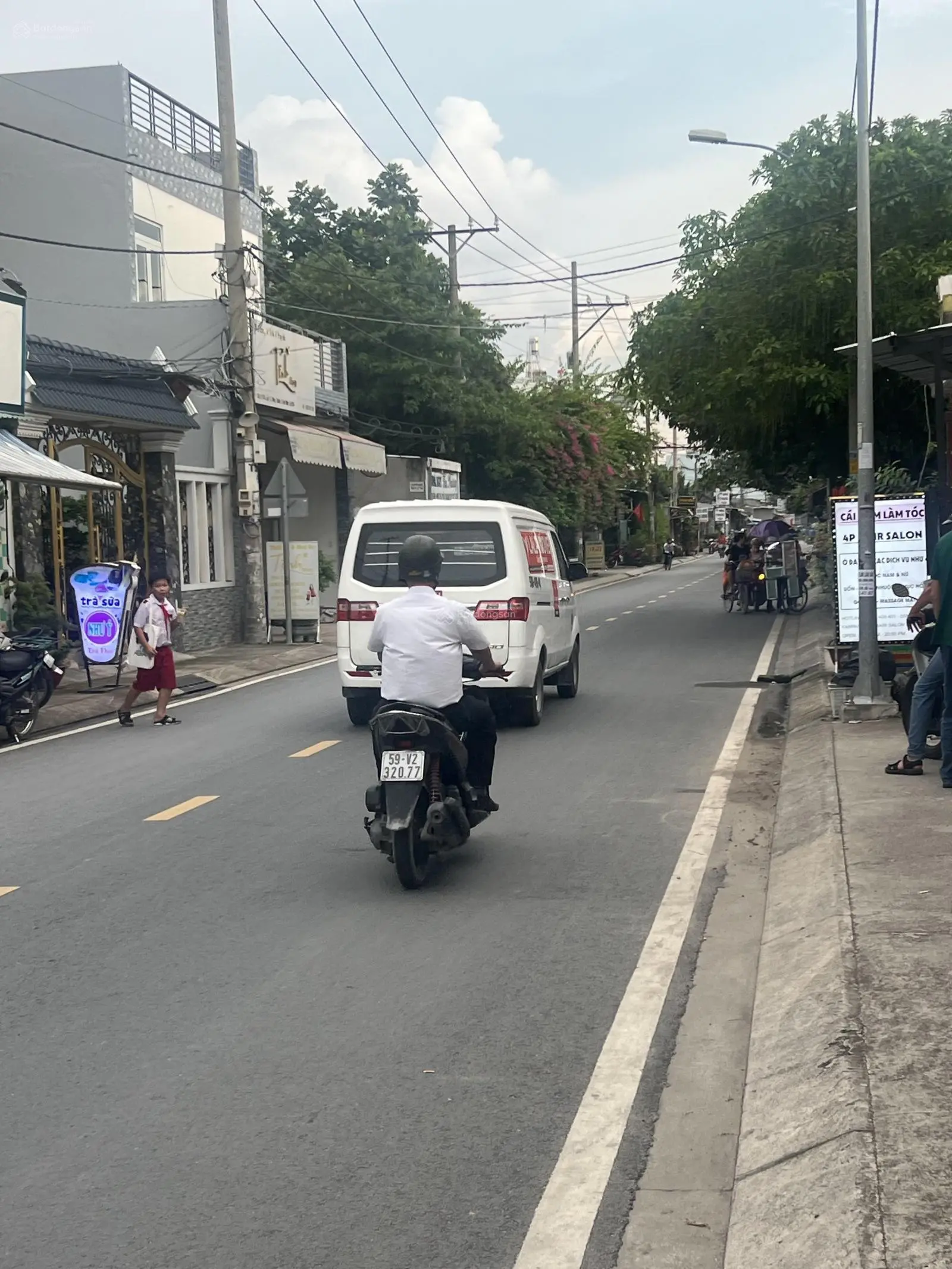 Bán nhà ngay trung tâm xã Đông Thạnh, Hóc Môn, đầy đủ tiện ích, mặt tiền đường lớn 200m2 chỉ 9,8tỷ