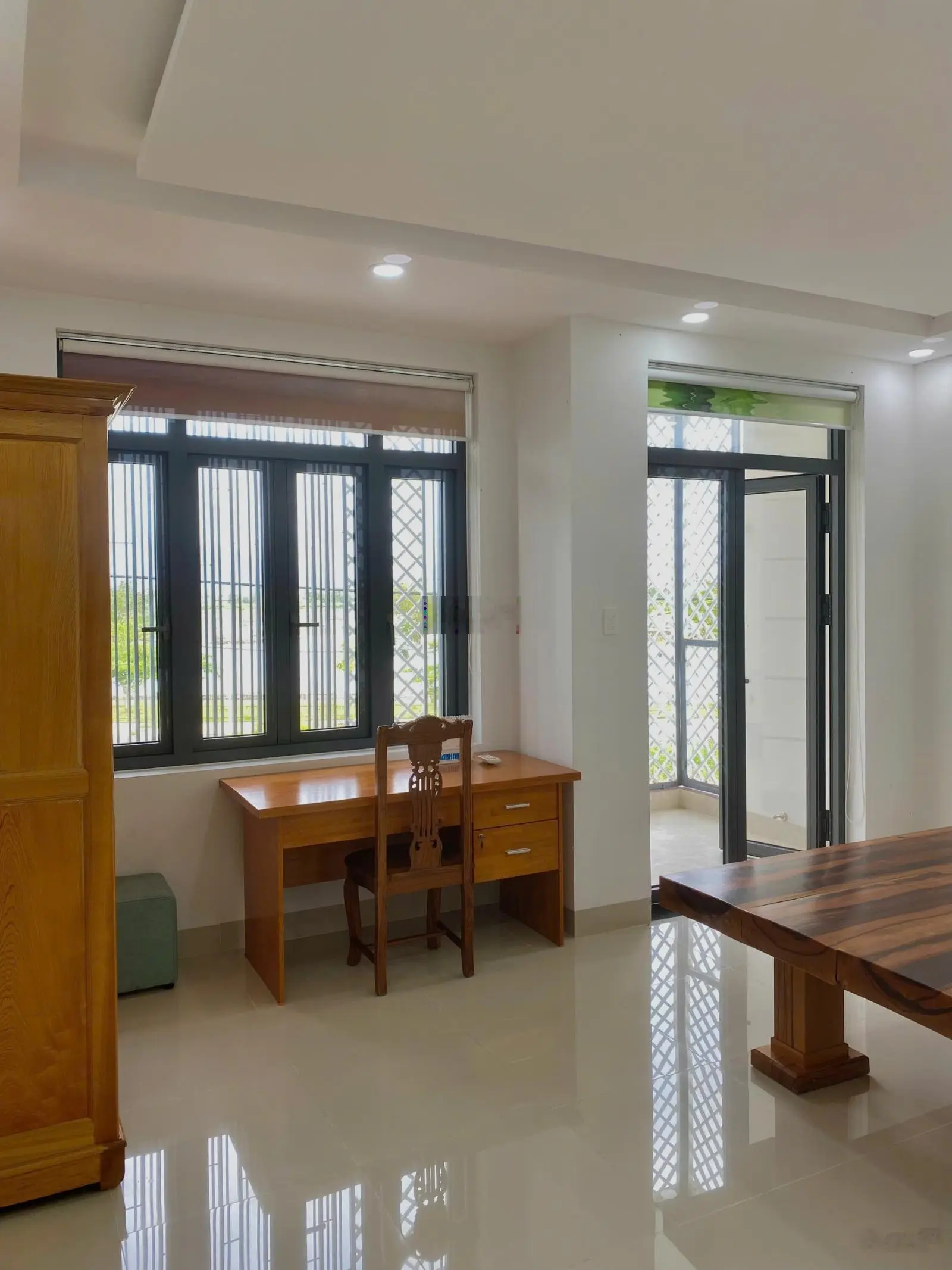 Bán nhà đẹp 3 tầng tại Hòn Rớ 2, Nha Trang - 4,5 tỷ, DT 90m2, 2 PN, full nội thất