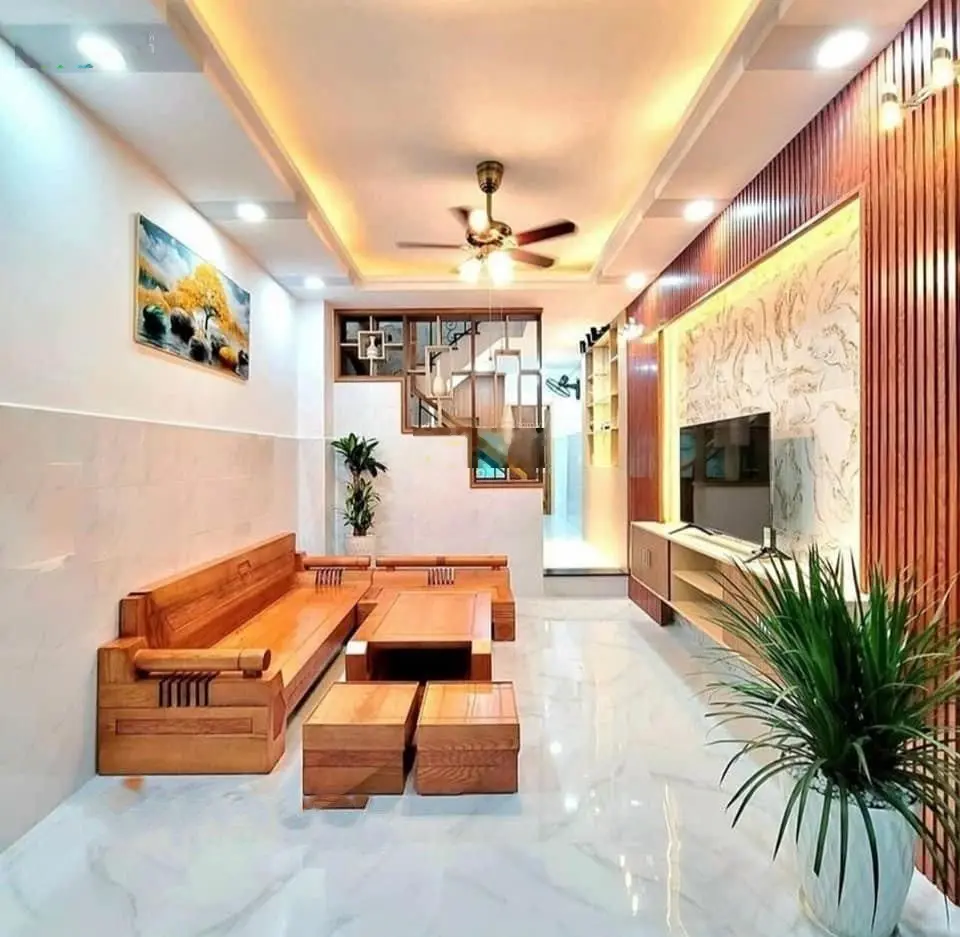 Bán nhà tại Tuệ Tĩnh, 2,79 tỷ, 56m2, view đẹp, uy tín, Q11 đang cho thuê 12 tr/tháng gọi 0909718803