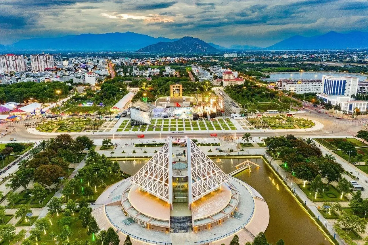 Chính chủ thiếu nợ bán lỗ 5 căn nhà Hacom mall Ninh Thuận sổ hông riêng , 0934435579 Đạt