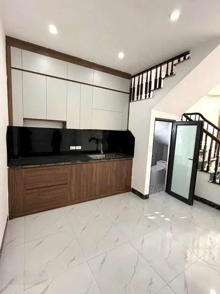 Bán nhà đẹp thị trấn ô tô ngõ thông 60m2 xây mới 4 tầng giá 4tỷ650 nhà có sân trước nhà để xe