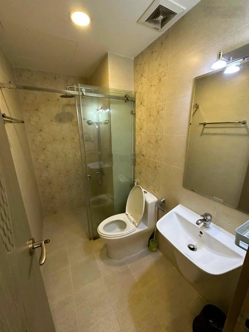 Bán căn hộ chung cao cấp Riva Park , P18, Q. 4. 2PN 2WC diện tích 80m2 - 1tỷ 680tr- SHR