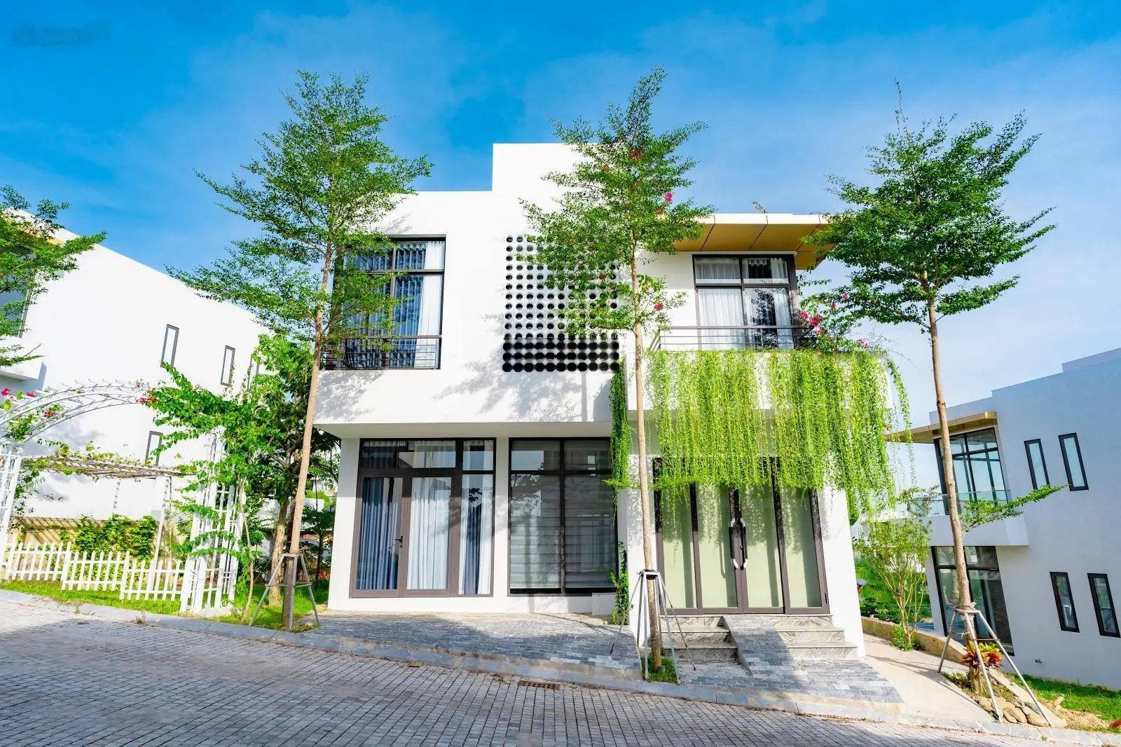 Bán biệt thự đẹp tại Legacy Hill, 12,269 tỷ, 425 m2, 3PN + 4WC + 3 tầng