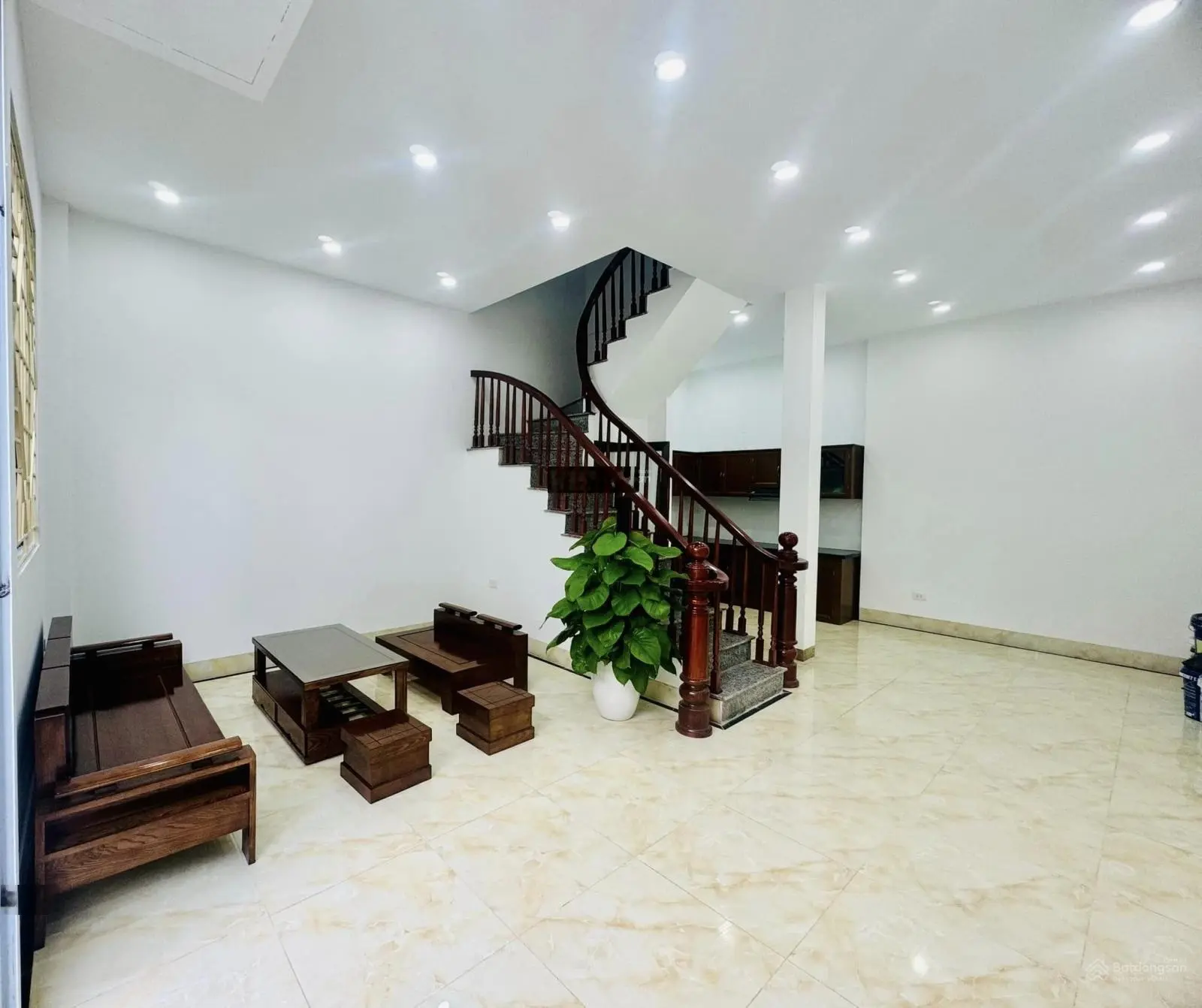 Thanh Trì bán nhà 3 tầng 42m2 dân xây ô tô đỗ cửa hơn 3 tỷ