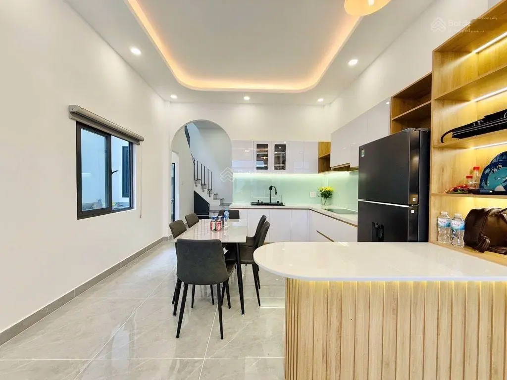 Nhà Siêu Đẹp, 102M2, Ngang 6.5m, Gần Siêu Thị Emart 2, Rạch Xuyên Tâm, sân vườn.