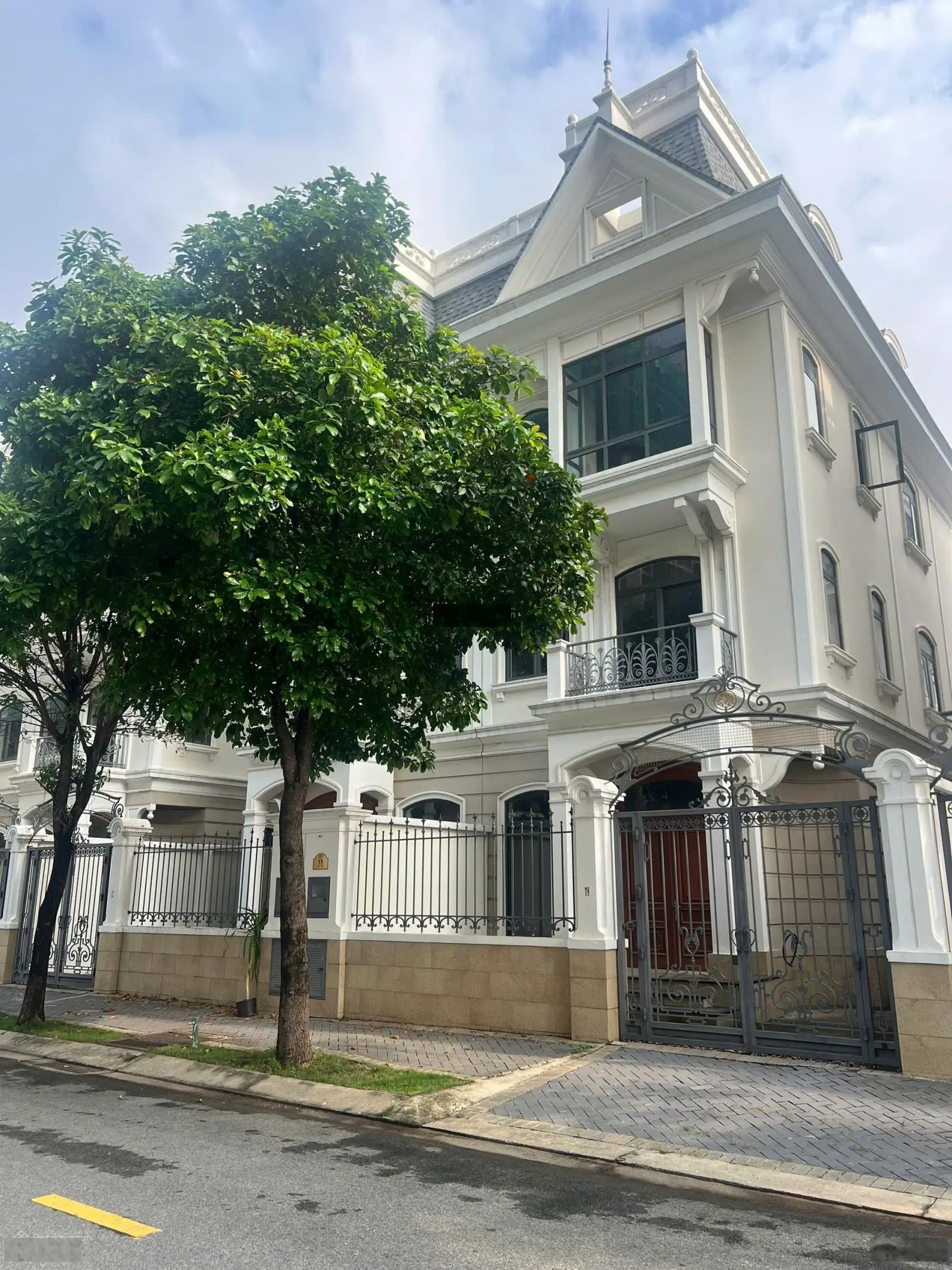 Bán Nhanh Căn Biệt Thự Tại Victoria Village, 193 triệu/m2, 160m2, 5PN, 4WC, Q2, HCM