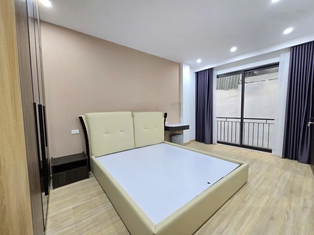 Bán NR view đẹp, 42m2, 3PN, 4WC tại Ngọc Lâm, Long Biên, Hà Nội, giá thỏa thuận