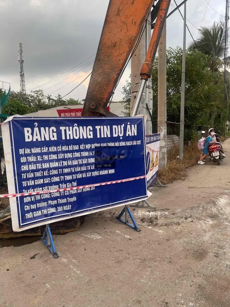 Bán nhà đất sổ hồng diện tích lớn giáp mặt tiền đường!!