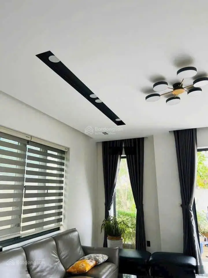 BIỆT THỰ đường TRần Quang Diệu phường Long Toàn - Tp Bà Rịa diện tích :205m2 liên hệ 0909 170 ***