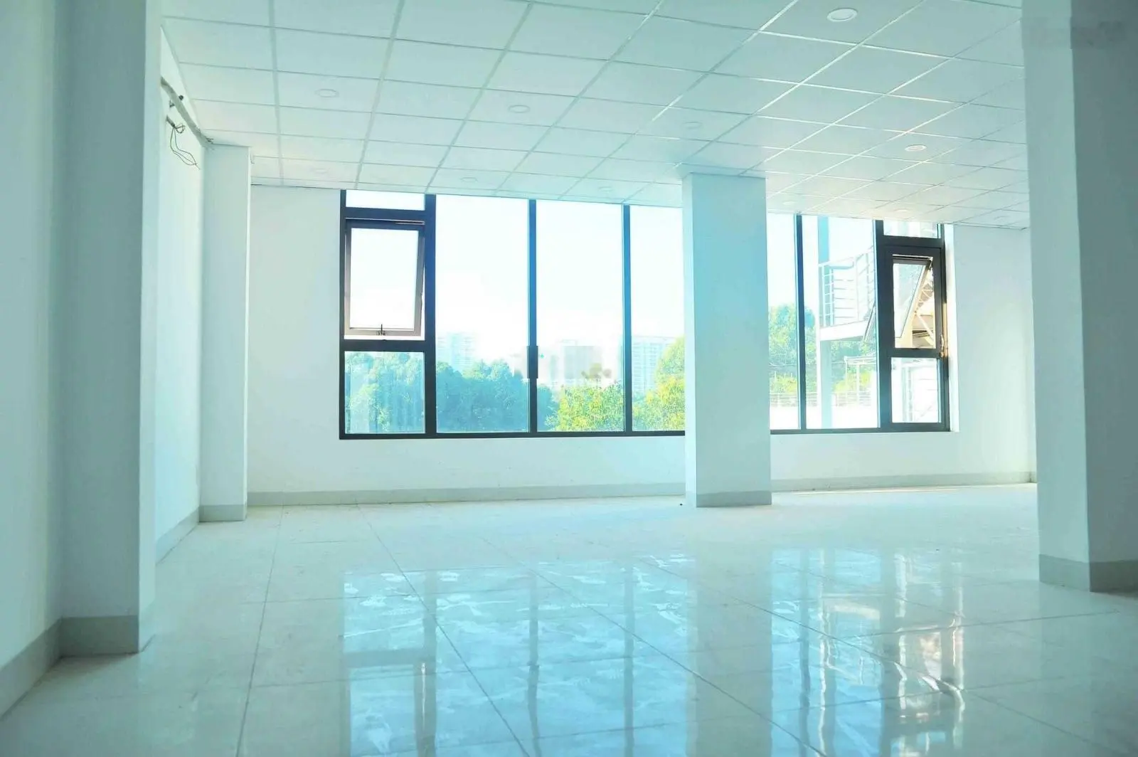 Cần bán gấp building mặt tiền Võ Văn Tần 10 tầng 12x28m trung tâm Quận 3 hợp đồng thuê 779 tr/tháng