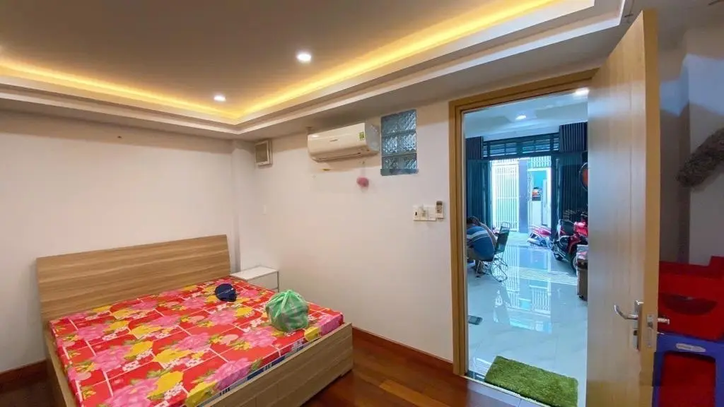 Bán nhà Xóm Chiếu Quận 4 - hẻm ôtô - 5 Tầng - 4 tỷ nhỉnh - 45m2 - Khu dân trí cao an ninh