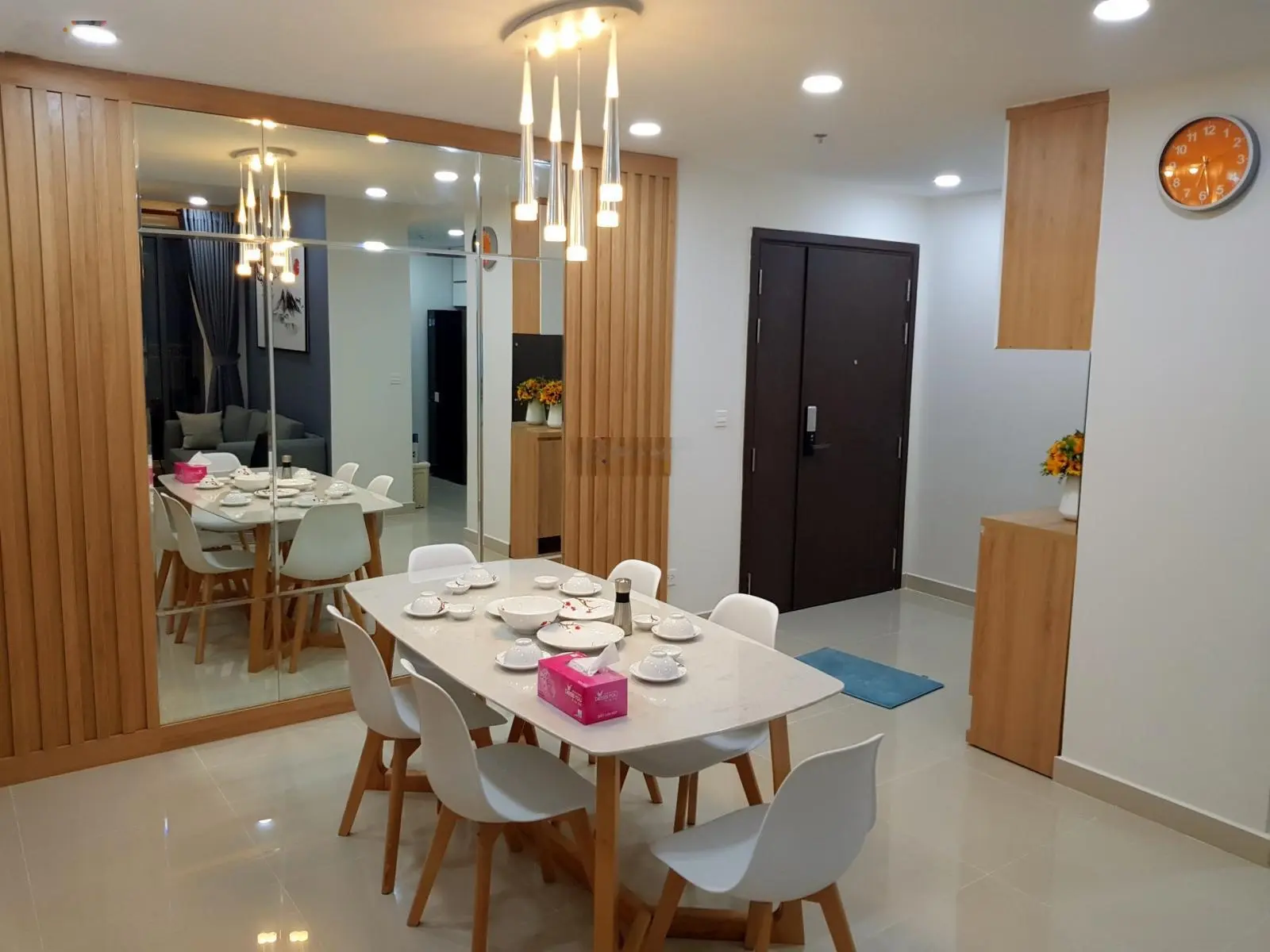 Bán căn hộ Rivergate, diện tích 95 m2, 3PN, full NT, giá rẻ nhất thị trường 6.2 tỷ. LH: 0906378770