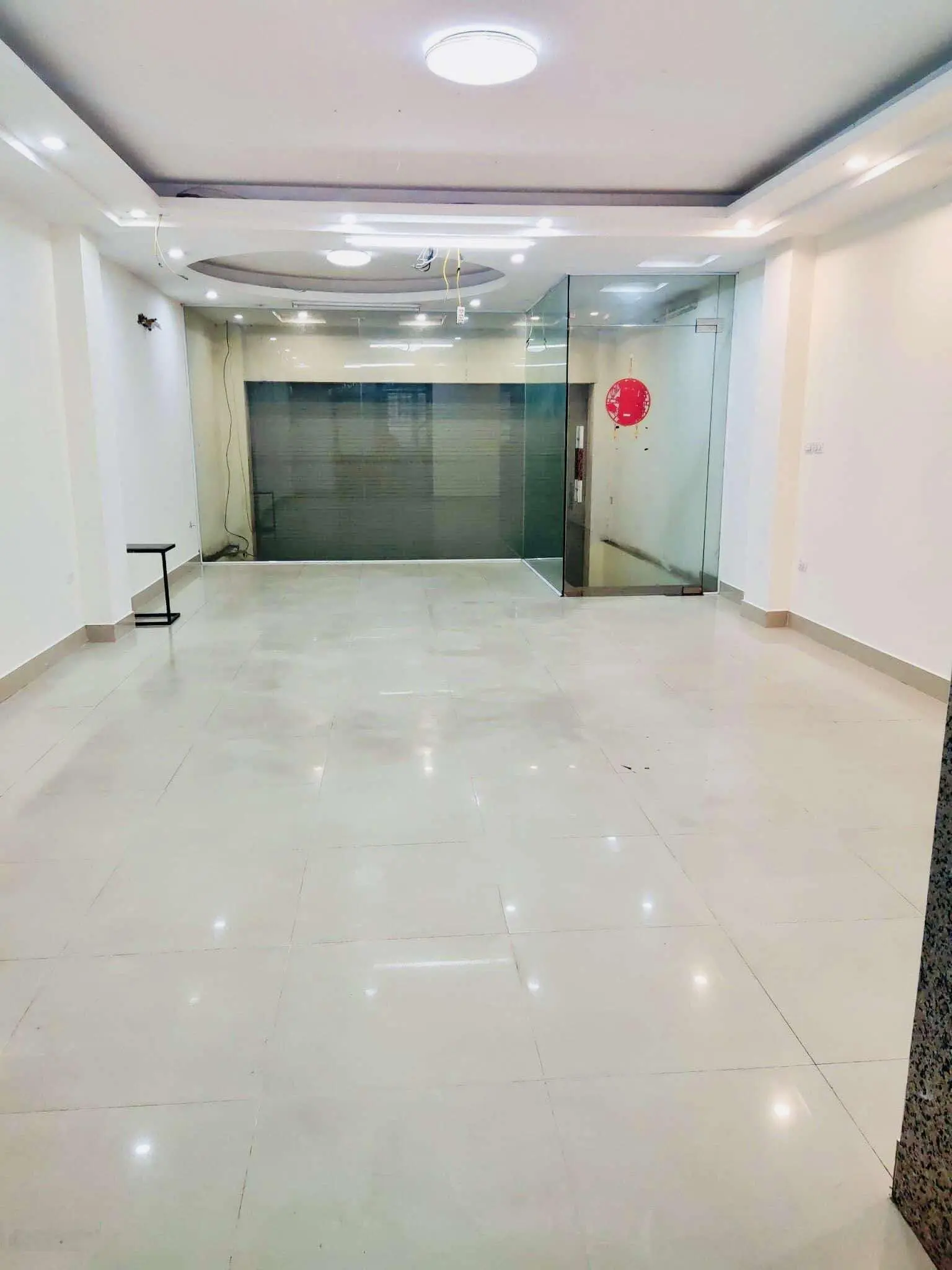 Bán nhà mặt phố Đội Cấn, P. Liễu Giai, dt 80m2, 4T, giá rẻ 33.8 tỷ có thang máy. Lh 0972174959