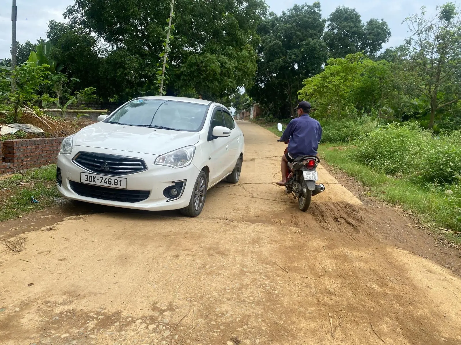 Bán 165m2 thế đất vuông đét 12m mặt tiền đường oto tránh nhau tại Đông Yên, Quốc Oai, HN. Giá 5xxtr