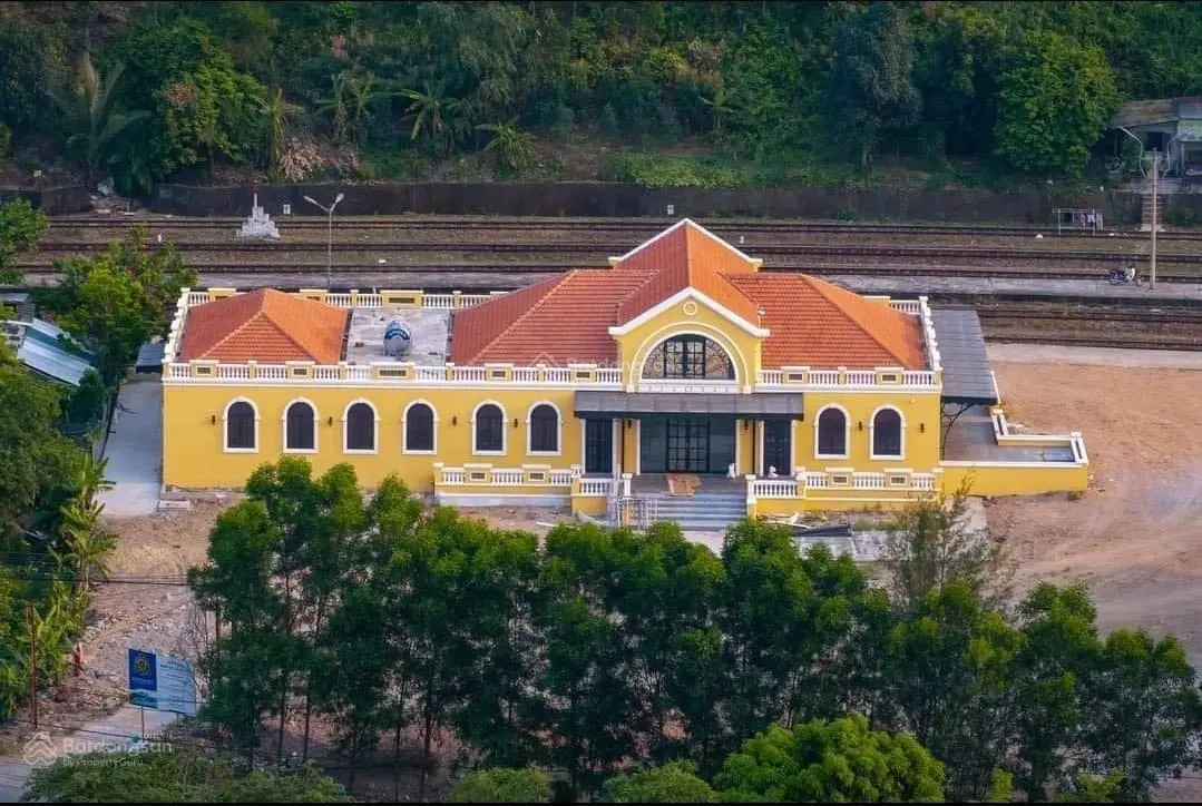 Tàu hơi nước chuẩn bị hoạt động - Thửa đất siêu độc đáo - Ngắm tàu hơi nước và nhà ga mới - Sổ hồng