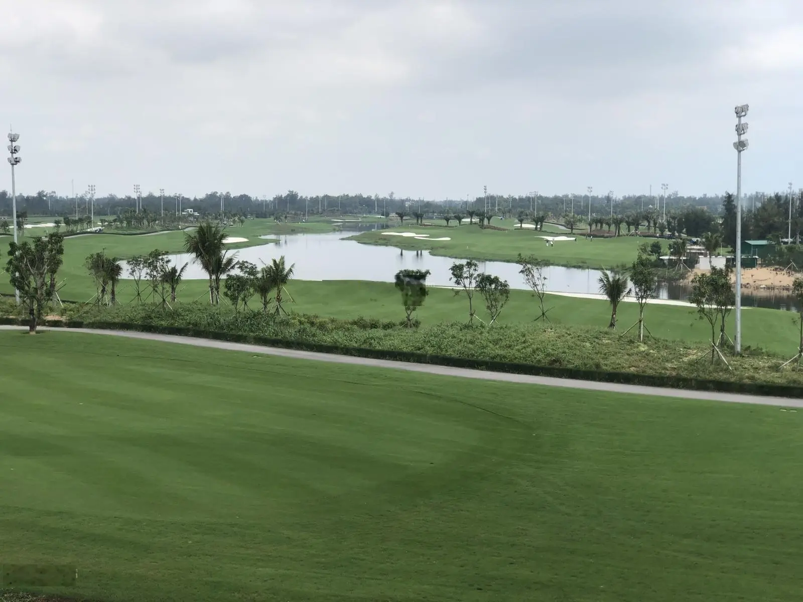 Chính chủ bán cắt lỗ villa golf 2 tầng - 6 tỷ 9