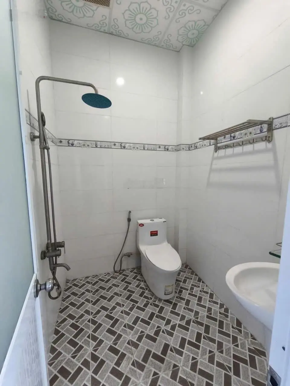 Nhà trung tâm Hiệp An gần trường Nguyễn Hiền cách Nguyễn Chí Thanh 150m, 3PN, 3WC đường oto.