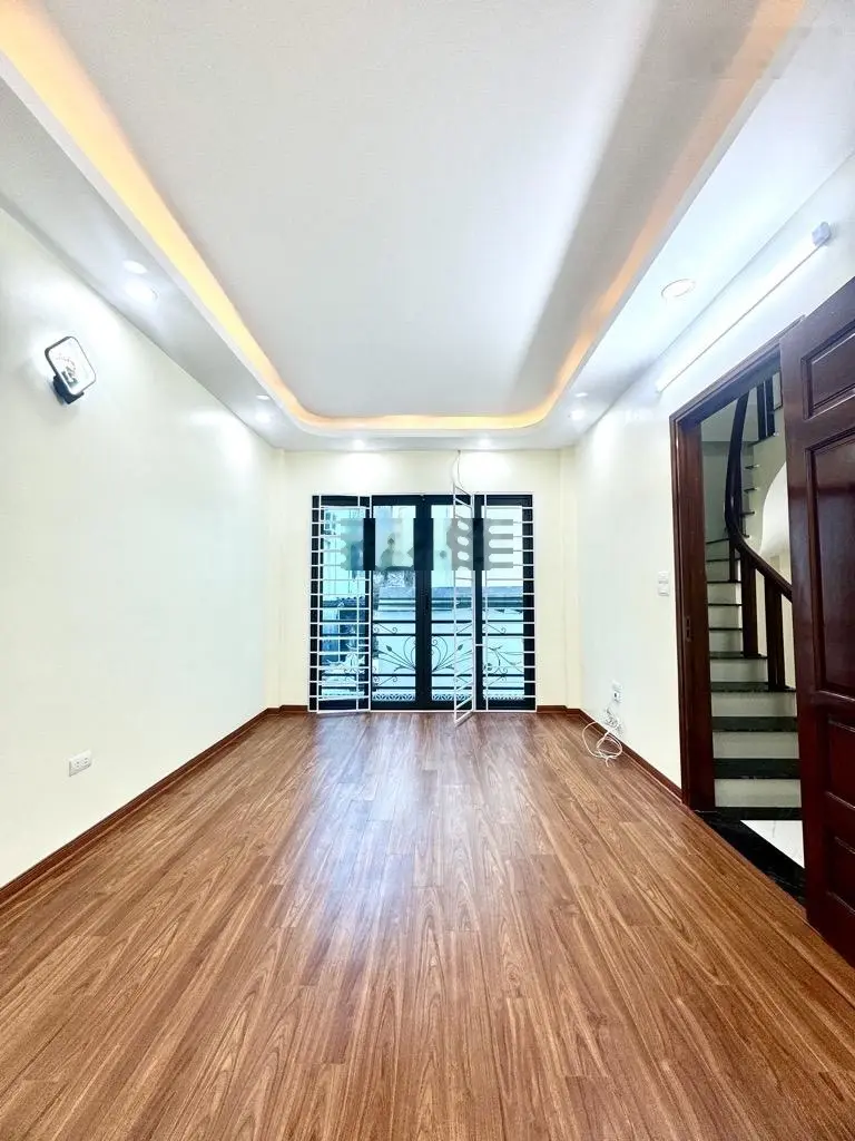 Lê thanh nghị giải phóng 30m2 5 tầng lô góc 10m ra phố giá 6,85 tỷ